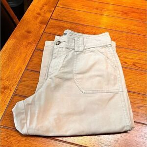 NWOT Cabela’s Kahki Bermuda shorts Size 4 #SUM24